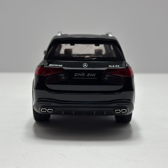 1:24 Mercedes-Benz GLS63 AMG DIECAST with led headlight and taillight Black - Picture 3 of 8